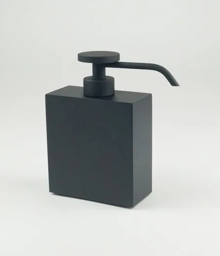 Surya Metall, прямоугольный металлический дозатор 4,5х9,5хh14,5 см с помпой V6, цвет черный матовый