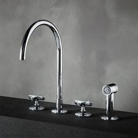 Fantini Icona Classic Смеситель для кухни, 4 отв, без донного клапана, излив 215мм, с ручн душем, цвет: хром